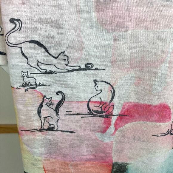 VTG Cat print watercolor Vneck top w/ delicate bling flutter sleeves 🐱 - Picture 10 of 15